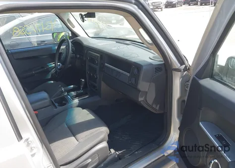 2010 Jeep Commander Sport z USA, uszkodzony, nr VIN 1J4RG4GK3AC130074